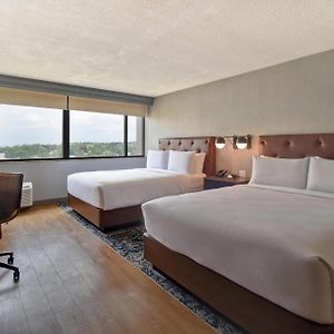 Queen Room Mobility or hearing accessible
